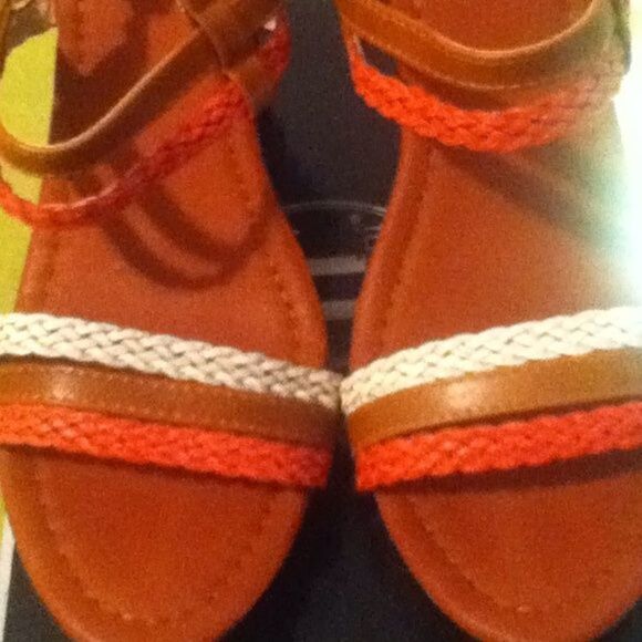 𝅺New Tan Multicolor Braided Strap Wedges 8.5 - Picture 4 of 4